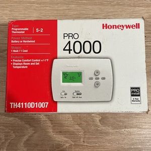 Honeywell PRO 4000 Programmable Thermostat, Dual powered